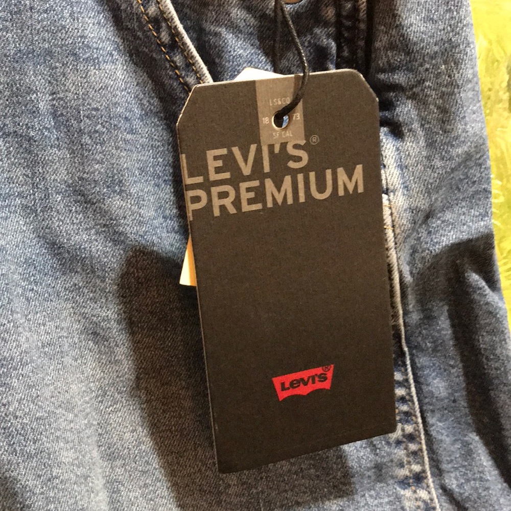 Levi’s Premium Plus Shortalls Free Ride NWT NO OFFERS ACCEPTED - Picture 9 of 12